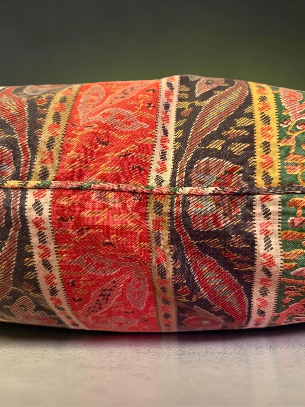 Pair VTG Custom 22x22 Feather Down Jacquard Tapestry Upholstery Designer Pillows